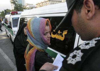 Irán suprime la policía de la moral, anuncia el fiscal general del país