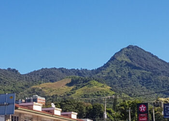 Cielo despejado a poco nublado y vientos con ráfagas entre los 25 y 30 kilómetros por hora