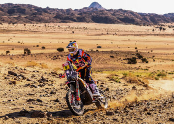 Toby Price pisa fuerte en el prólogo del Rally Dakar, Joan Barreda le sigue de cerca