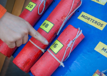 Más de 800 comerciantes de pirotécnicos son instruidos por el Gobierno para evitar incidentes en esta temporada