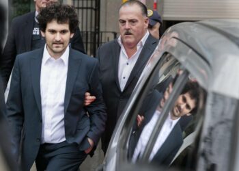 El CEO de la plataforma de criptomonedas FTX, Sam Bankman-Fried pagó una fianza de $250 millones y gozará de libertad condicional