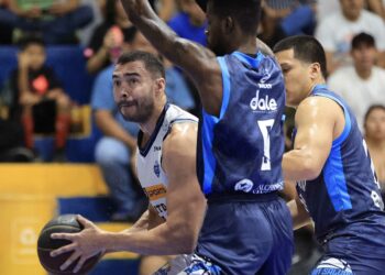 Santa Tecla toma la delantera en semifinales