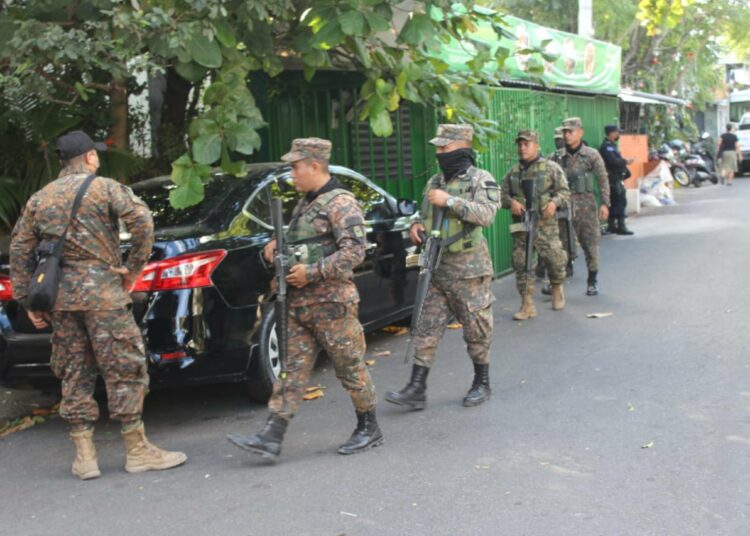 FOTOS | Autoridades mantienen cercos de seguridad en La Granjita y la Tutunichapa I en San Salvador