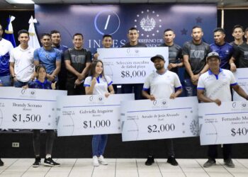 INDES premió a atletas ganadores de diversas competencias internacionales