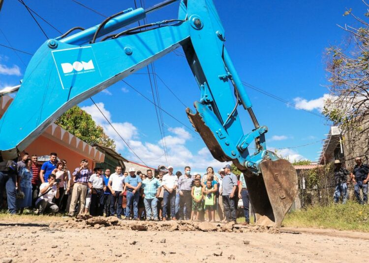 Programa de mejoramiento vial de la DOM intervendrá un mil metros en el centro de Anamorós