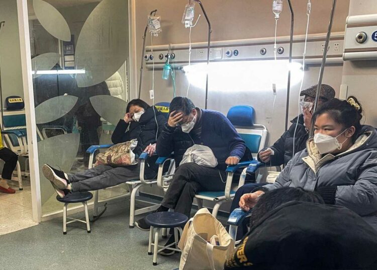 Hospitales desbordados en China tras la ola de casos por covid