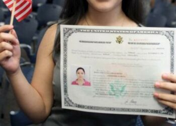 EEUU otorga la ciudadanía a número récord de inmigrantes