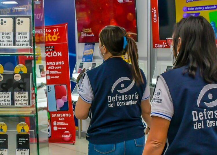Defensoría continúa realizando inspecciones para cuidar los derechos de los consumidores