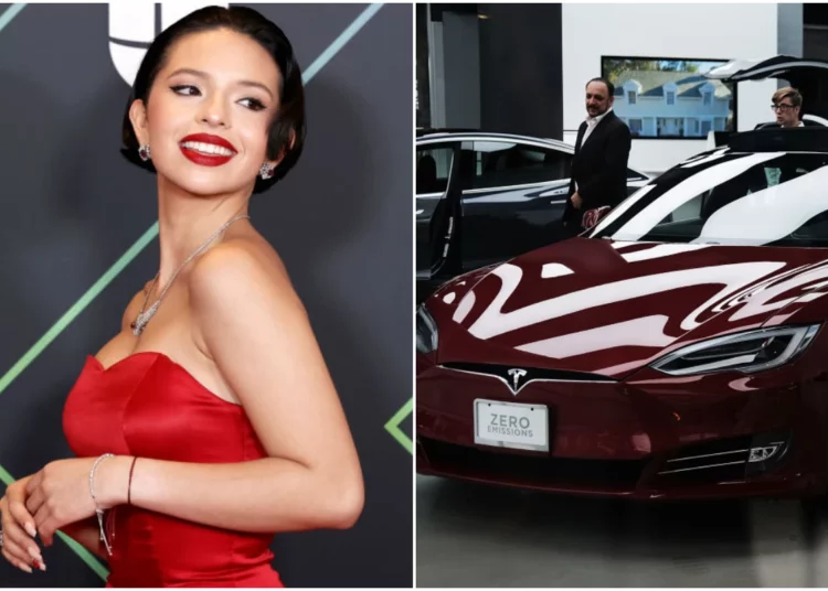 Ángela Aguilar atasca su Tesla y el video se hace viral