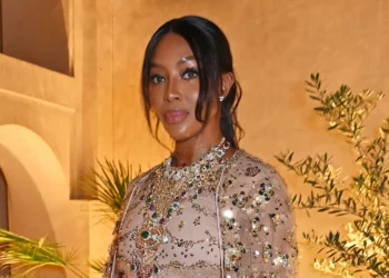 Naomi Campbell confiesa cómo es la maternidad a los 51 años