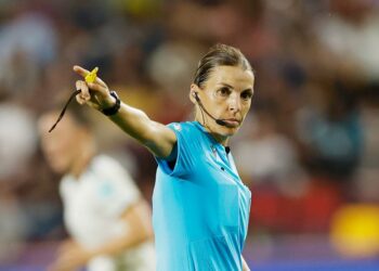 La francesa Stéphanie Frappart pasará a la historia: será la primera mujer en arbitrar en un Mundial