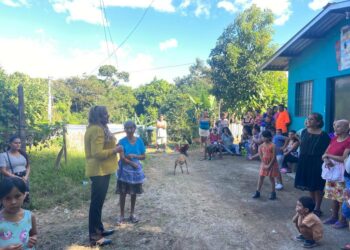 Diputados llevan ayuda a habitantes de comunidades como parte del trabajo territorial