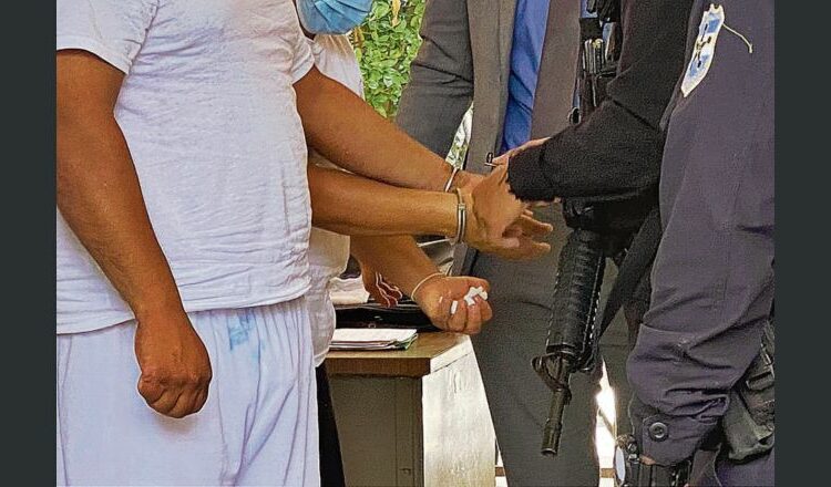 Condenan a padre, madre e hijo, por el asesinato de un joven en San Miguel