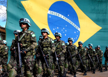 Urgen «despolitizar» a las Fuerzas Armadas de Brasil