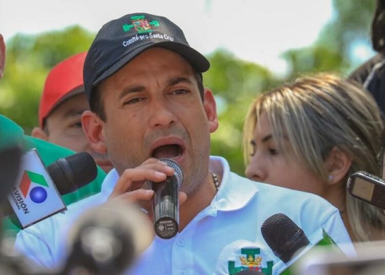 Cuatro meses de prisión preventiva para gobernador de Santa Cruz