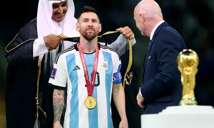 La millonaria cifra que ofrecieron por la túnica que utilizó Lionel Messi para levantar la Copa del Mundo