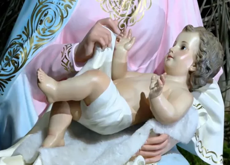 Roban el niño Jesús de un pesebre navideño y exigen más de 10.000 dólares por su devolución