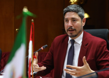 Perú expulsa a embajador mexicano y denuncia «injerencia»