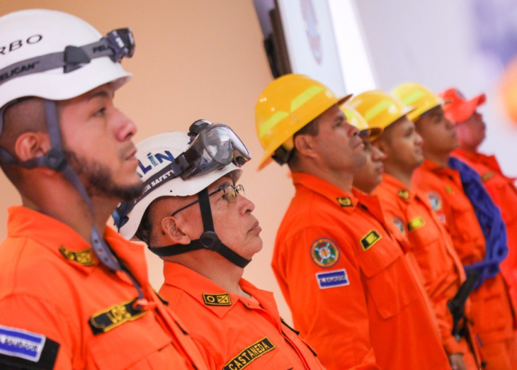 Salvadoreños beneficiados con la modernización de instituciones de primera respuesta de Gobernación