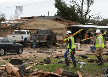 Enorme tormenta invernal causa tornados en el sur de EEUU