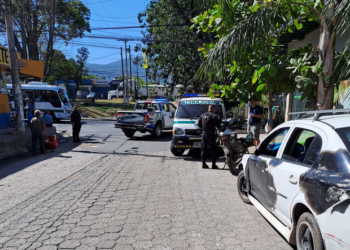 Muere hombre tras recibir descarga eléctrica