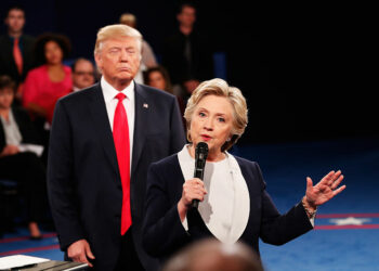 Sancionan a Trump con casi un millón de dólares por una «demanda frívola» contra Hillary Clinton