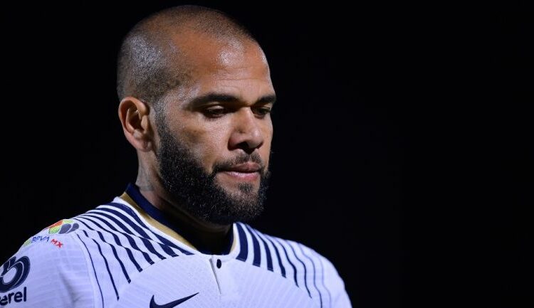Dani Alves le dio tres versiones a la jueza tras la denuncia en su contra por violación