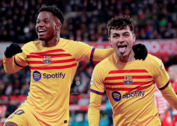 Pedri mantiene al Barça en el liderato