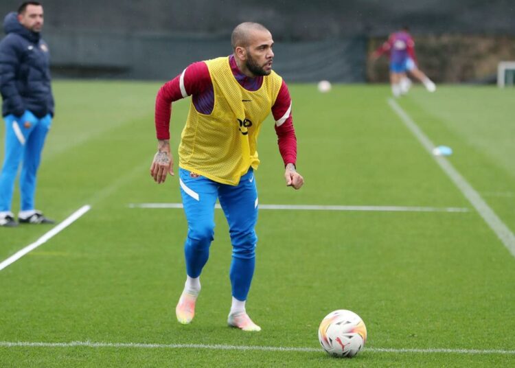 Dani Alves en prisión: el enfado de otros reclusos, su lista de compras y quién es su compañero de celda