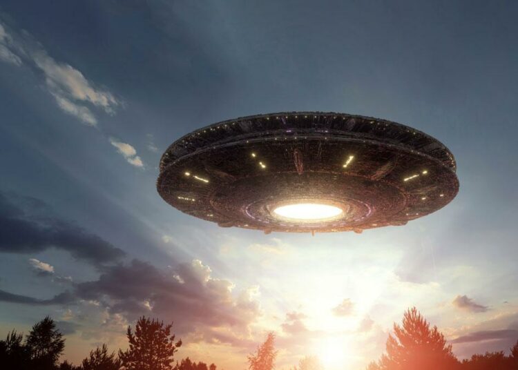 Reportan avistamiento Ovni en pleno partido de la Liga MX en Ciudad Juárez