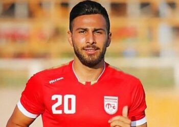 Condenado a 26 de cárcel futbolista iraní por su participación en protestas