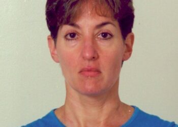 Espía cubana Ana Montes, en libertad tras 20 años detrás de las rejas