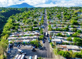 DOM entrega más de 60 calles renovadas a los habitantes de Soyapango