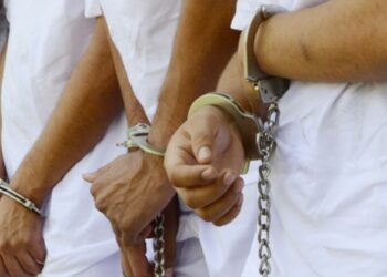 16 y 20 años de cárcel para pandilleros que extorsionaban a un comerciante en Chalatenango