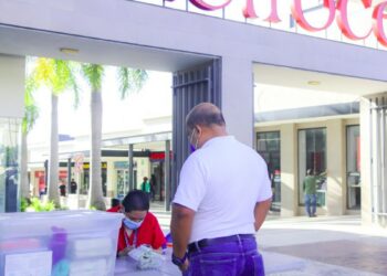 Salud realiza jornada de tamizaje en bulevar Los Héroes, en San Salvador