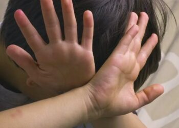 15 y 12 años de cárcel para dos mujeres por maltrato infantil en Santa Ana