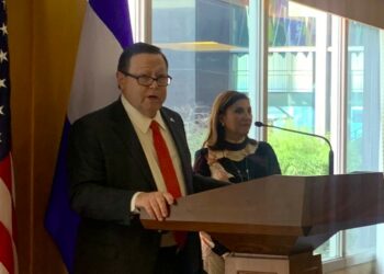 Juramentan a nuevo embajador de Estados Unidos ante El Salvador