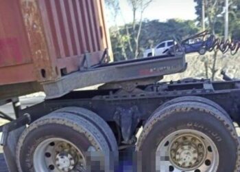 Motociclista muere tras ser embestido por rastra en Redondel Integración