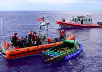 5 muertos y 12 desaparecidos dejó el naufragio de una precaria embarcación cubana que se dirigía a EE.UU.