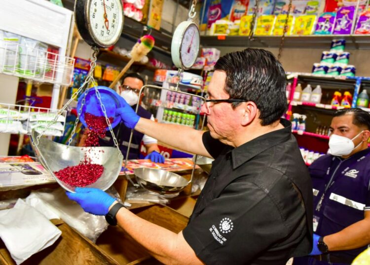 Defensoría verifica precios de las canasta básica en tiendas mayoristas de San Francisco Gotera