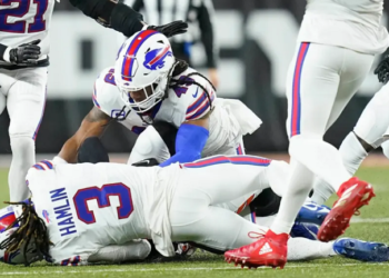 NFL: Damar Hamlin sufrió un colapso y tuvo que ser reanimado en pleno campo de juego