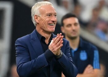 Didier Deschamps seguirá como director técnico de la selección de Francia