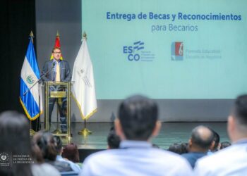 ESCO entrega 61 becas con Formato Educativo Escuela de Negocios de España