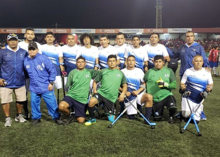El Salvador ganó plata en el centroamericano de fútbol para personas amputadas