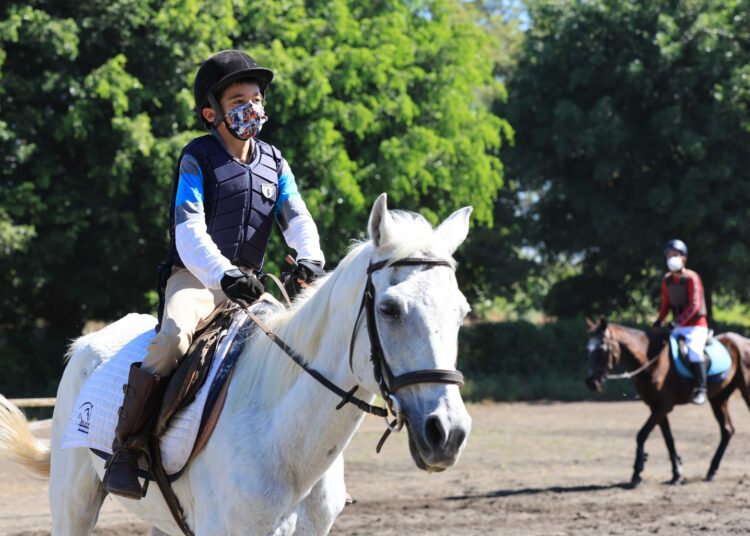 Emerson Escobar, el milagro que la equinoterapia concedió