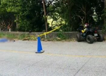 Turista salvadoreña pierde la vida al accidentarse en Roatán