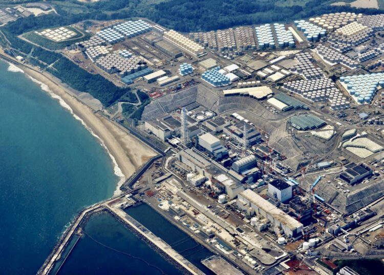 Japón insiste que el agua de la planta nuclear de Fukushima que descargará en el Pacífico es segura