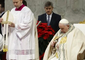 El papa Francisco inauguró el 2023 con un recuerdo al fallecido Benedicto XVI