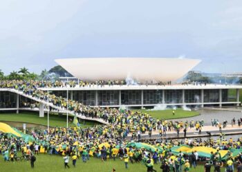 (VIDEOS) Bolsonaristas invadieron áreas del Palacio presidencial, el Congreso y la Corte Suprema de Brasil