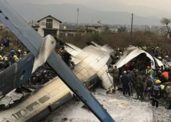 (IMÁGENES FUERTES) Al menos 67 muertos en accidente aéreo en Nepal
